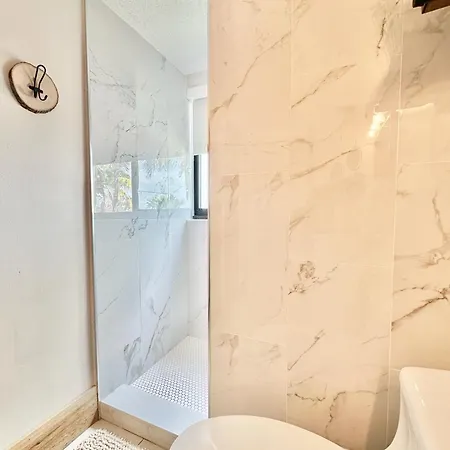 Tower 2 Master Suites, 2 Kings Beds, Marina Key Largo Exterior photo