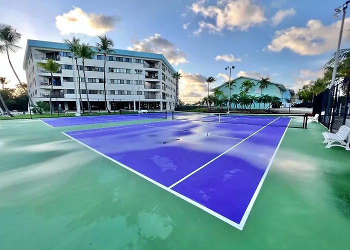 Tower 2 Master Suites, 2 Kings Beds, Marina