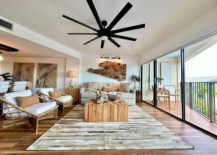 Tower 2 Master Suites, 2 Kings Beds, Marina