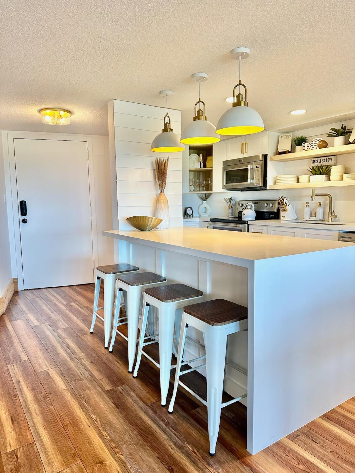 Tower 2 Master Suites, 2 Kings Beds, Marina *