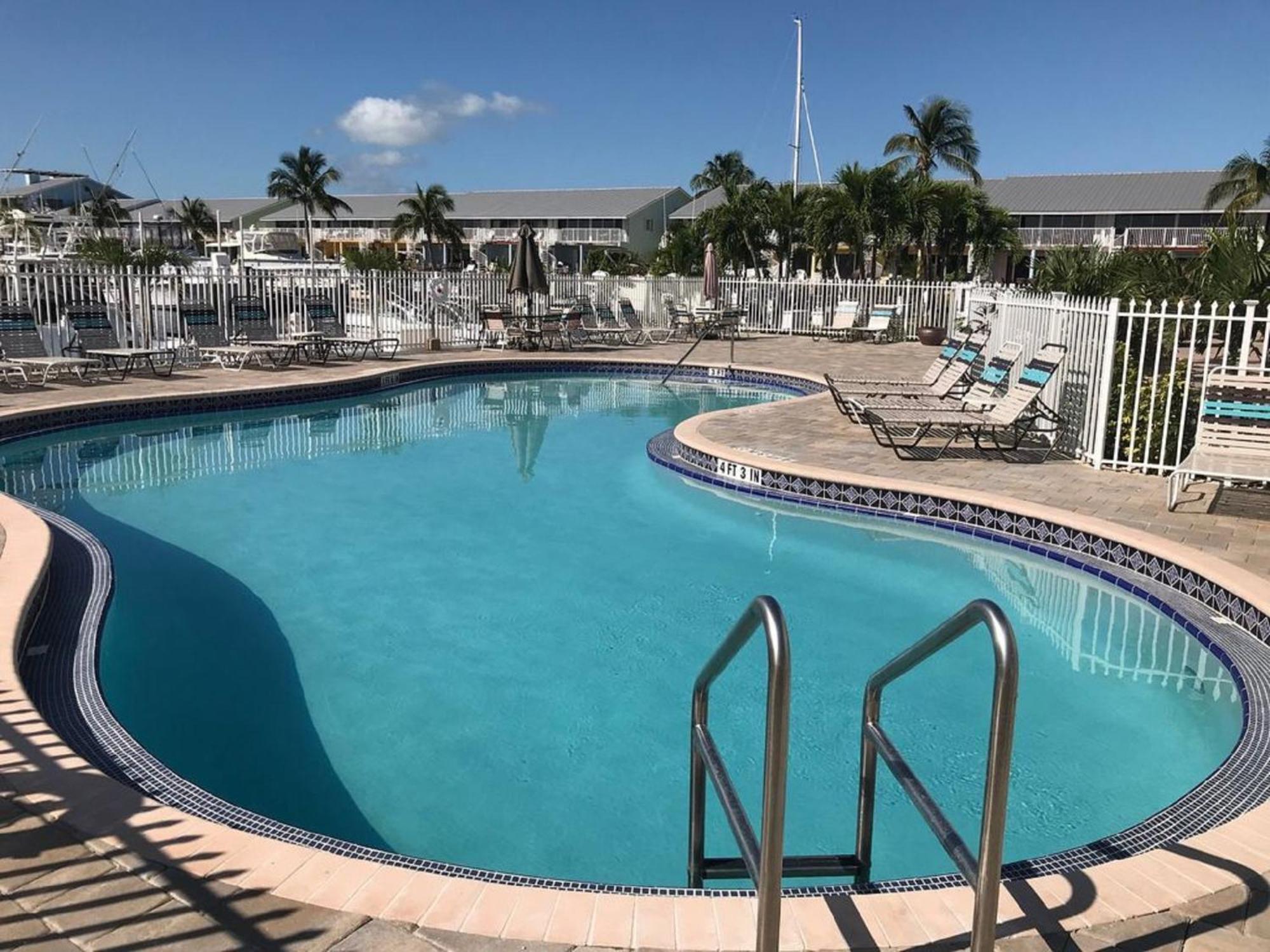 Tower 2 Master Suites, 2 Kings Beds, Marina Apartment